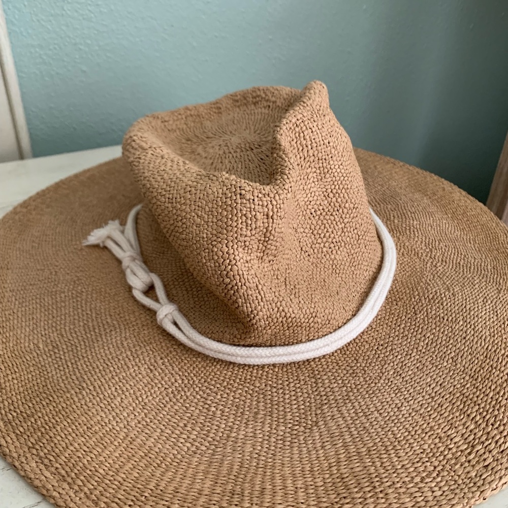 Womens straw hat - Picture 2 of 5